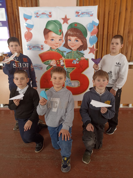 Конкурс «А- ну- ка мальчики».